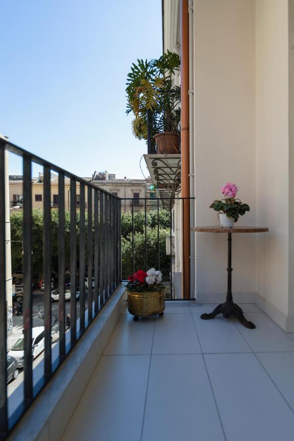 Ai Bastioni Del Massimo Acomodação com café da manhã Palermo Exterior foto